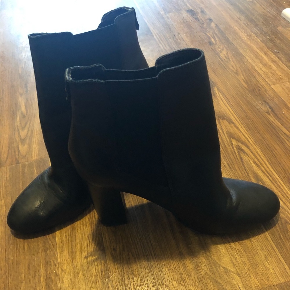 Sam Edelman heeled black booties size 9